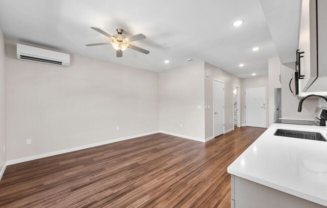 Studio, 1 bath, 500 sqft, $1,040, Unit 238