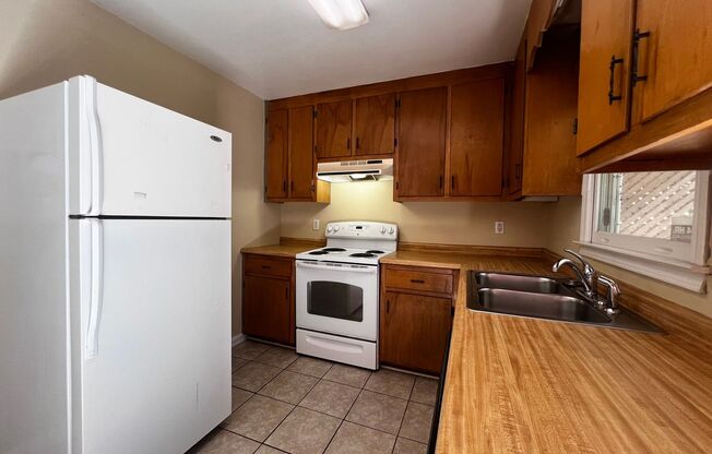 652-B WHITEHALL RD | 2 BED 2 BATH AVAILABLE NOW!