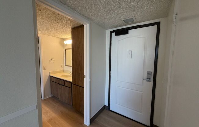 1 bed, 1 bath, 562 sqft, $2,045, Unit 136