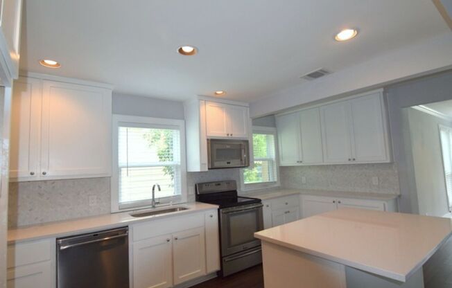 7513 Carriage Dr, Austin, TX 78752
