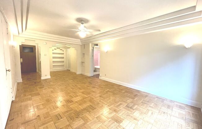 1 bed, 1 bath, $1,075, Unit 204