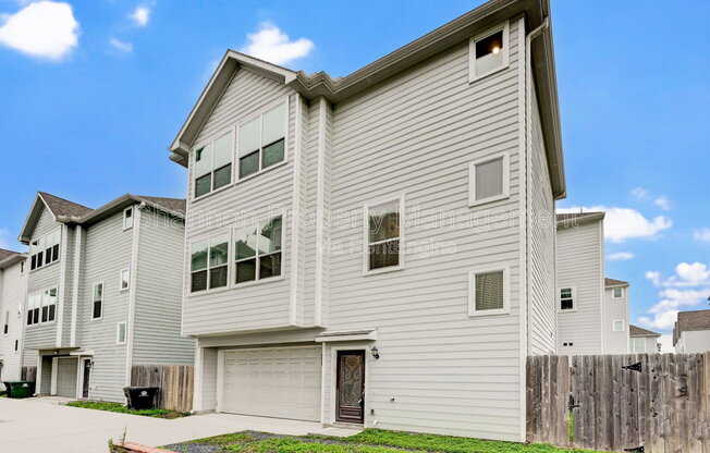 705 LINK RD