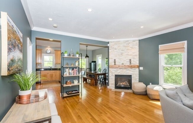 11 CRESTVIEW RD
