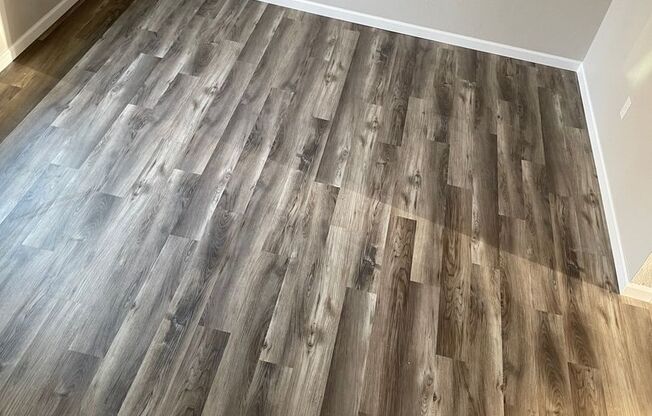 3 beds, 1 bath, 925 sqft, $2,100, Unit H-30 3/1