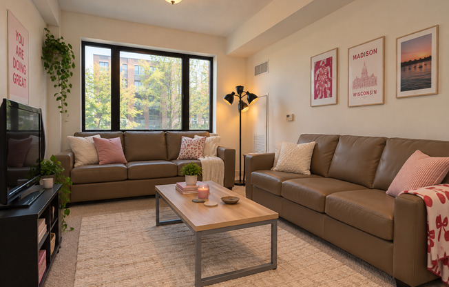 3 beds, 2 baths, $3,375, Unit 211