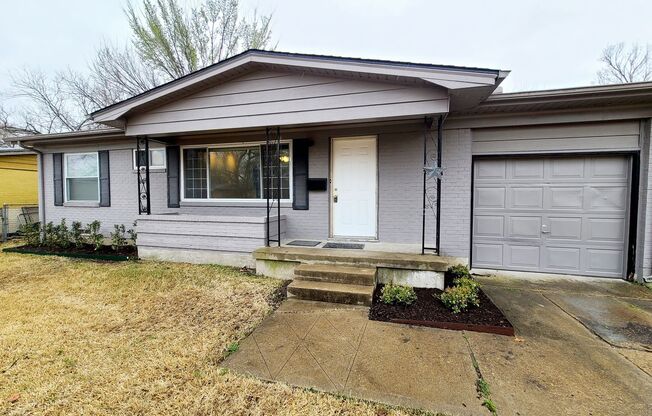 3 bedroom, 1 bath home minutes away from 635 and I-30!