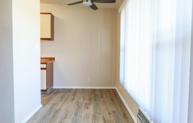 Harvard Apartments (146)