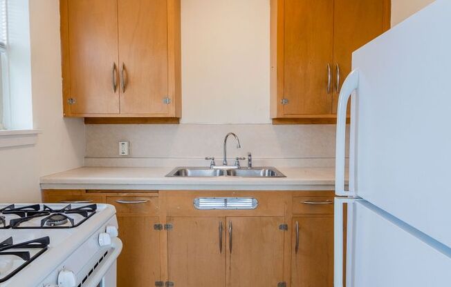 1 bed, 1 bath, 600 sqft, $981, Unit 201