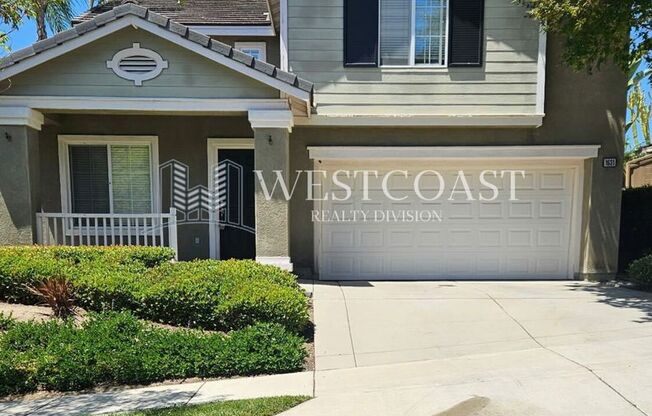 Elegant 3-Bedroom Home in Gated Vista Community