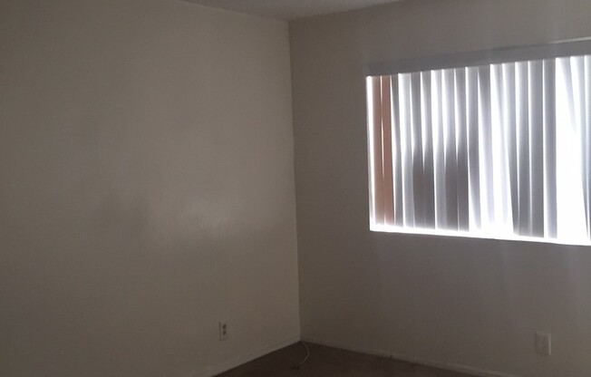 2 beds, 2 baths, $4,000, Unit 1