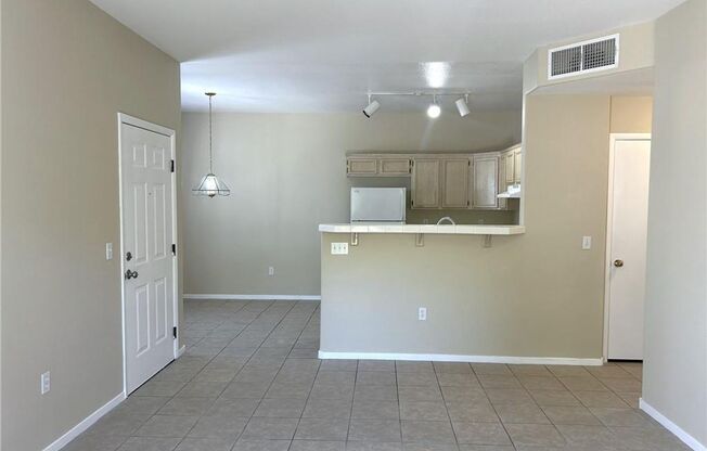 SUNRISE MANOR 1ST FLOOR UNIT IN GATED COMMUNITY!!