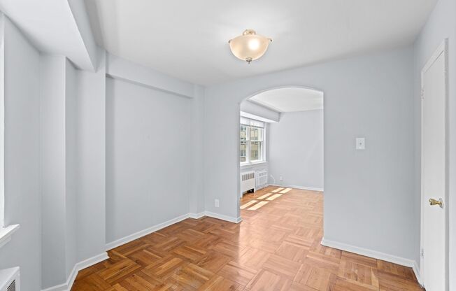 2 beds, 1 bath, 930 sqft, $1,490, Unit 105