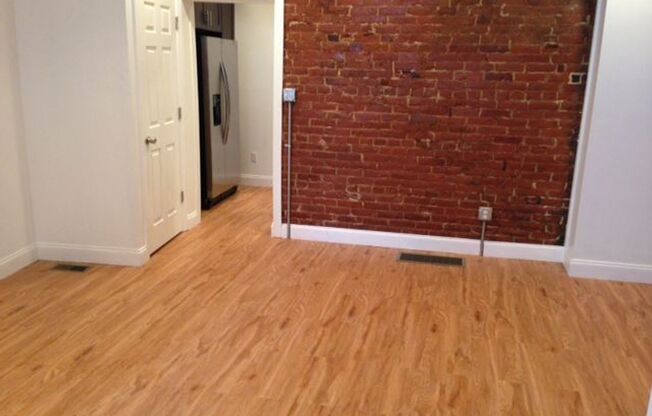 Beautiful 3 bed, 1 bath luxury apartment South Side Flats