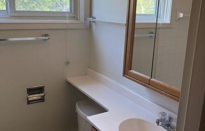 2 beds, 1 bath, 900 sqft, $1,439, Unit 4434-302