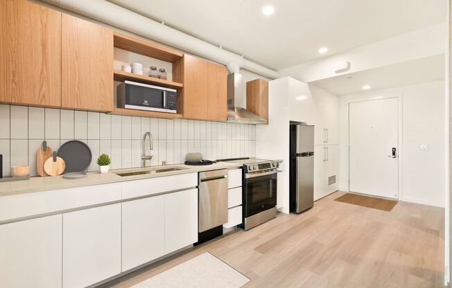 Studio, 1 bath, $2,595, Unit 805