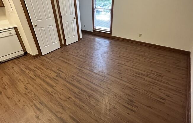 1 Bedroom 1 Bathroom Condo!