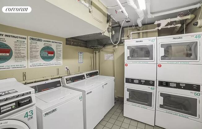 Studio, 1 bath, 422 sqft, $3,400, Unit 4X