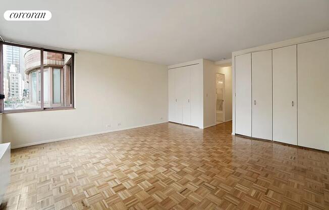 Studio, 1 bath, 422 sqft, $3,400, Unit 4X