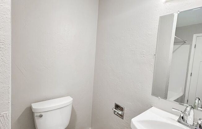 2 beds, 1 bath, 780 sqft, $1,200, Unit SC821