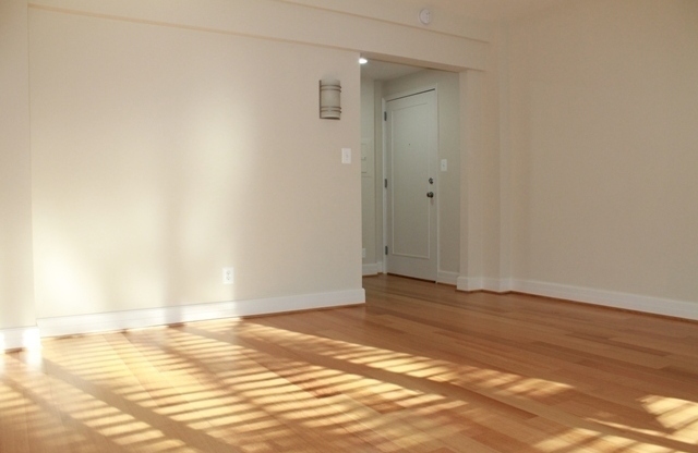 1 bed, 1 bath, 701 sqft, $2,695, Unit 318