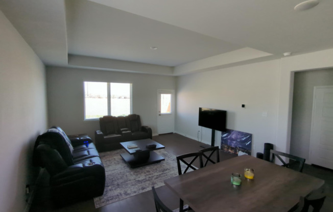 2436 DAHLIA DR