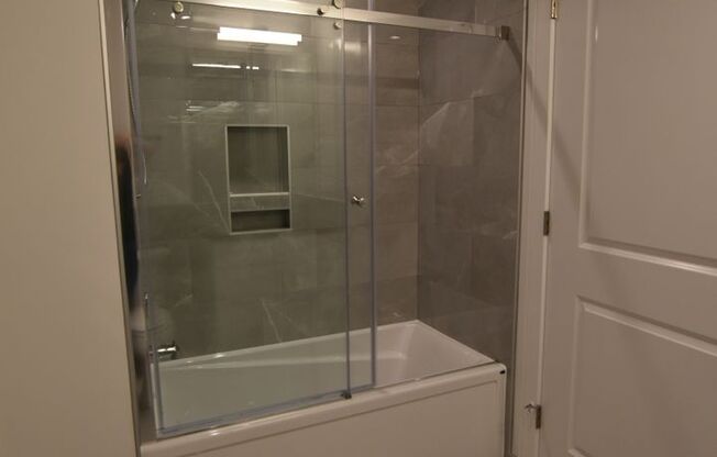 1 bed, 1 bath, 642 sqft, $3,080, Unit 3833-514