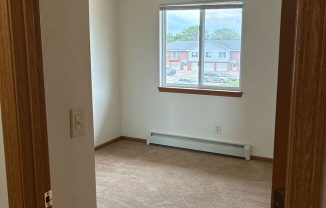 2 beds, 1 bath, 950 sqft, $1,250, Unit 1850-39