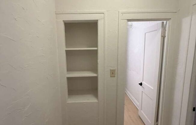 2 beds, 1 bath, 1,016 sqft, $1,095, Unit Unit 112