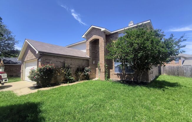Beautiful 4-Bedroom Home for Lease – Corner Lot, Bonus Room & Downstairs Master