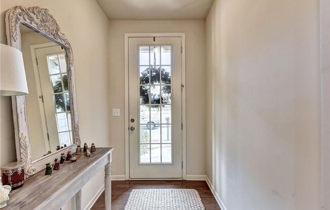 Gorgeous End Unit Townhome!