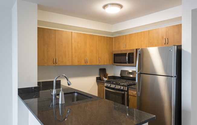 1 bed, 1 bath, $5,075, Unit 34H