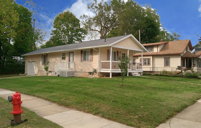 3 beds, 2 baths, $1,500