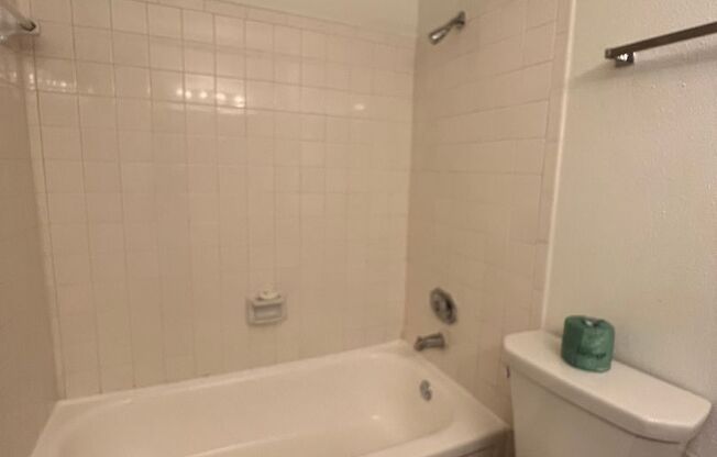 2 beds, 2 baths, 1,000 sqft, $1,225, Unit 808