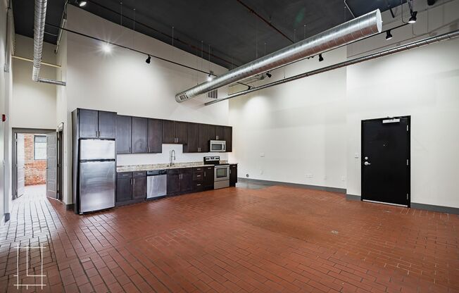 2 beds, 2 baths, $2,100, Unit 727 N. 4th St. Apt. 128