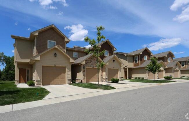 3 beds, 2.5 baths, 1,450 sqft, $2,360