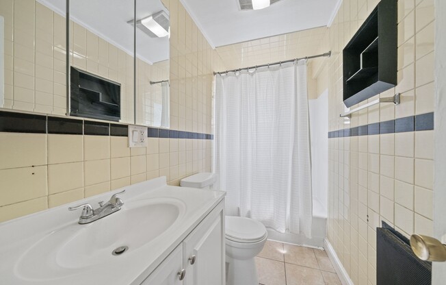 3 beds, 1 bath, 1,200 sqft, $2,500, Unit 28