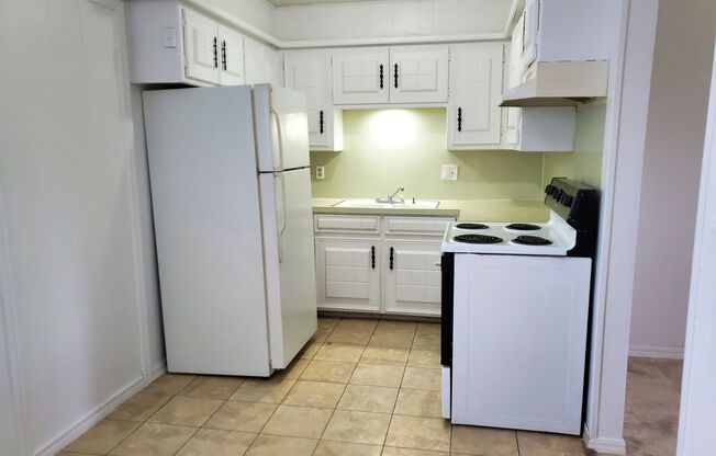 1 bed, 1 bath, 750 sqft, $695, Unit 11