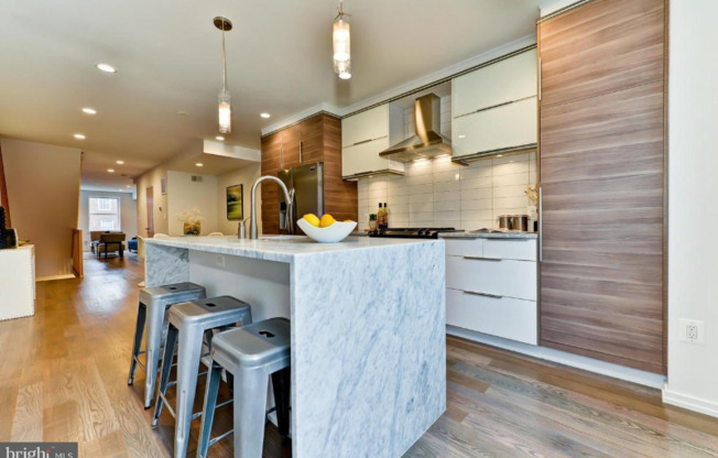 Morton St NW #758