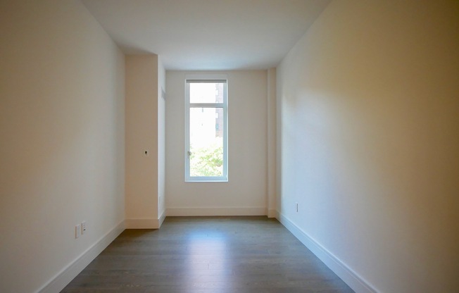 510 E 14 ST
