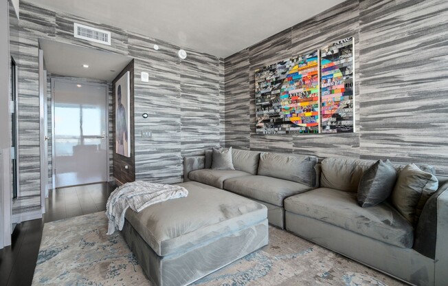 3 beds, 3.5 baths, 2,376 sqft, $30,000, Unit 10E