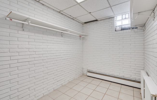 2 beds, 1 bath, 750 sqft, $1,400, Unit 10