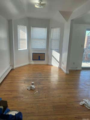 2 beds, 1 bath, $2,400