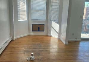 2 beds, 1 bath, $2,400