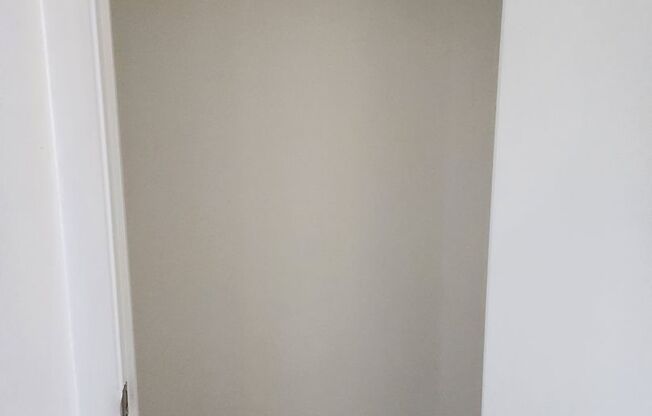 2 beds, 1 bath, 859 sqft, $1,450, Unit GL46007