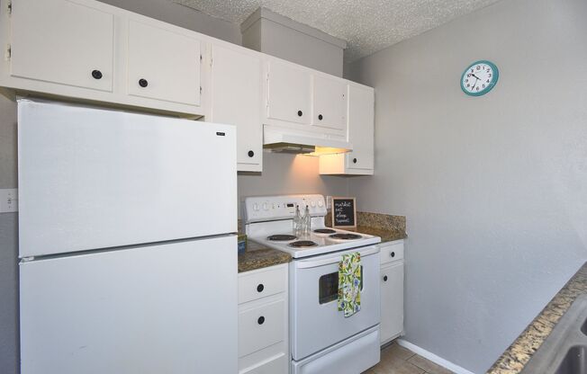 1 bed, 1 bath, 700 sqft, $784, Unit 3165-E