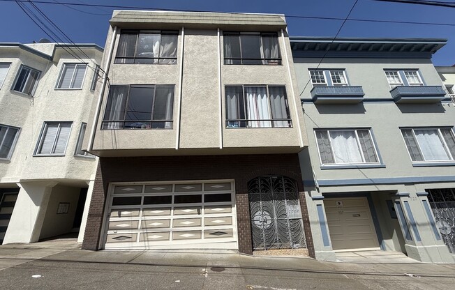 731 19 AVE