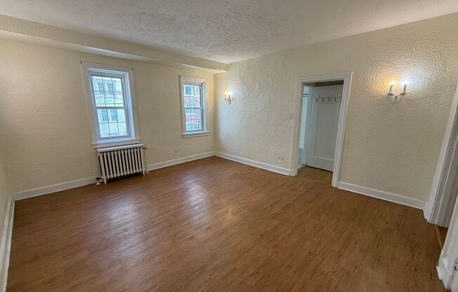 Studio, 1 bath, 308 sqft, $1,175, Unit Bayard Manor 102