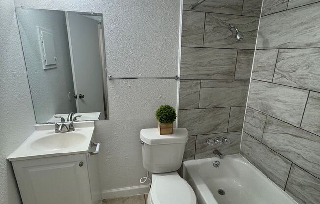 Studio, 1 bath, 325 sqft, $1,000, Unit 134A