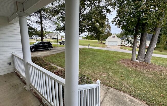 5 minutes to White Oak!