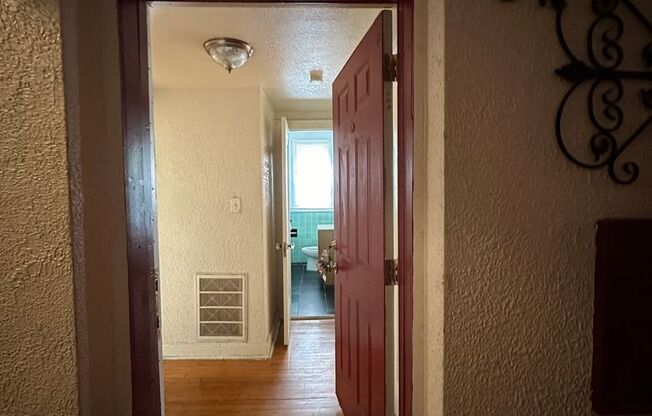 1 bed, 1 bath, $750, Unit 105